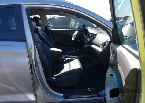 2016 Hyundai Tucson Limited z USA, uszkodzony, nr VIN KM8J33A28GU165323